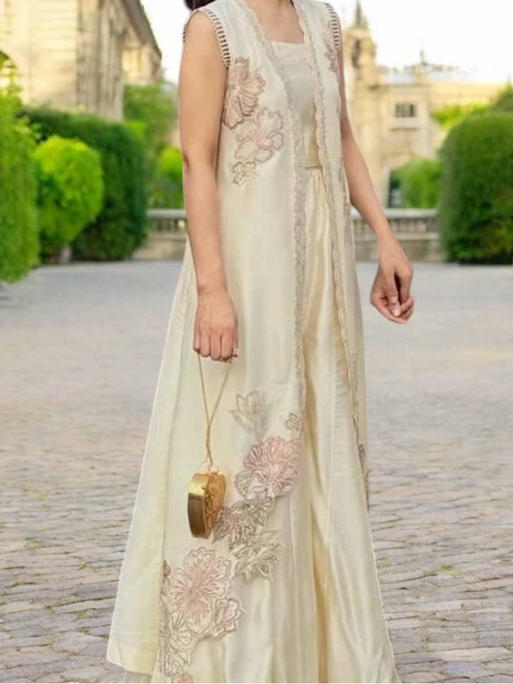 Designer replica- Elegant Embroidered Sleeveless 4 pcs suit